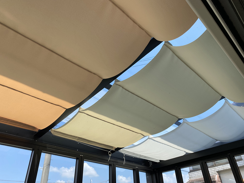 ファミリー庭園奈良店　展示　天井カーテン