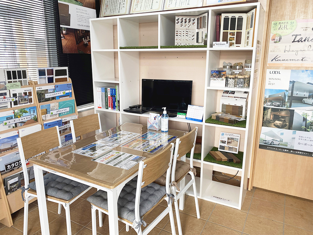 ファミリー庭園和歌山店 店内 お打ち合わせスペース01 ファミリー庭園和歌山店 店内 お打ち合わせスペース01