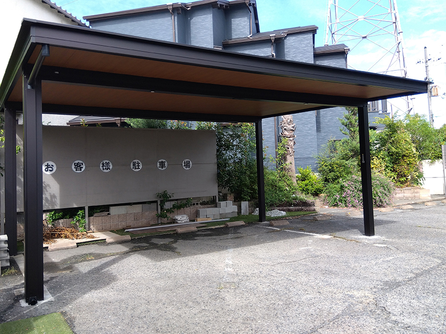 ファミリー庭園南大阪店　外観　お客様駐車場