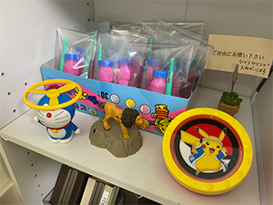 ファミリー庭園大阪店 店内 お子様用おもちゃ ファミリー庭園大阪店 店内 お子様用おもちゃ