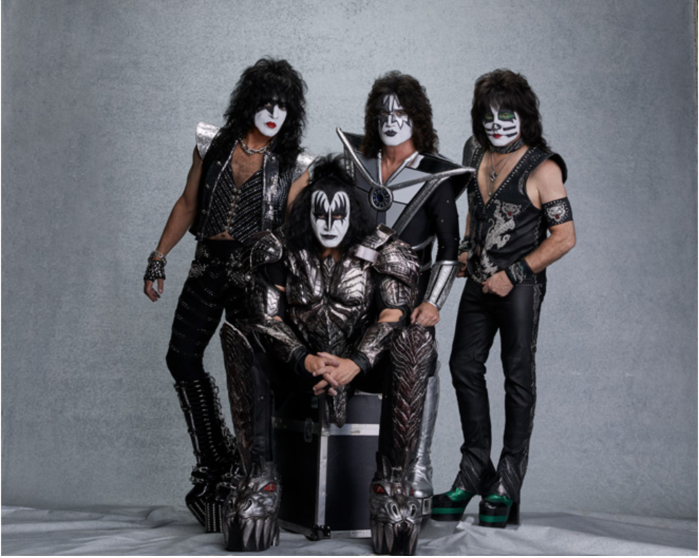 50年前のKISS来日公演時のサイン 千秋楽に寄せて KISS21世紀来日ライヴの記憶 2001年FAREWELL
