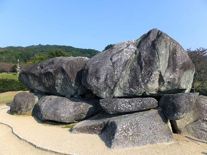 古墳に惹かれて日本中を旅する