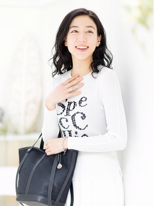 SPECCHIO 未使用　シャトルボウタイ　ブラウス　ベージュ　40サイズ SPECCHIO 未使用 シャトルボウタイ ブラウス ベージュ 40サイズ
