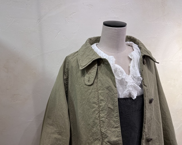 **春を迎える２つのコート**