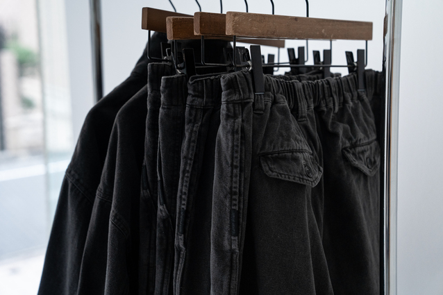 明日より渋谷限定墨染チノシリーズ発売です