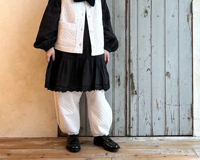 **ぬくもりを重ねる、秋のキルティングスタイル**