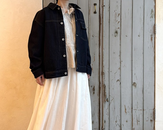 **コットンリネンストライプフォークロアショートブラウス**