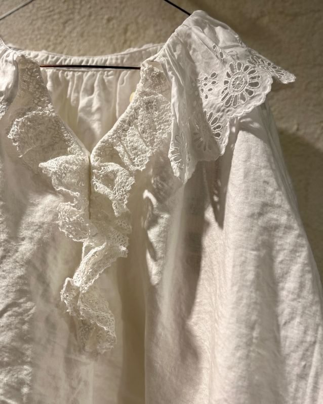 ネストローブフレンチブラウス 裾レース装飾 New Color | 阪急うめだ店 | nest Robe Shop Blog | nest Robe（ネスト
