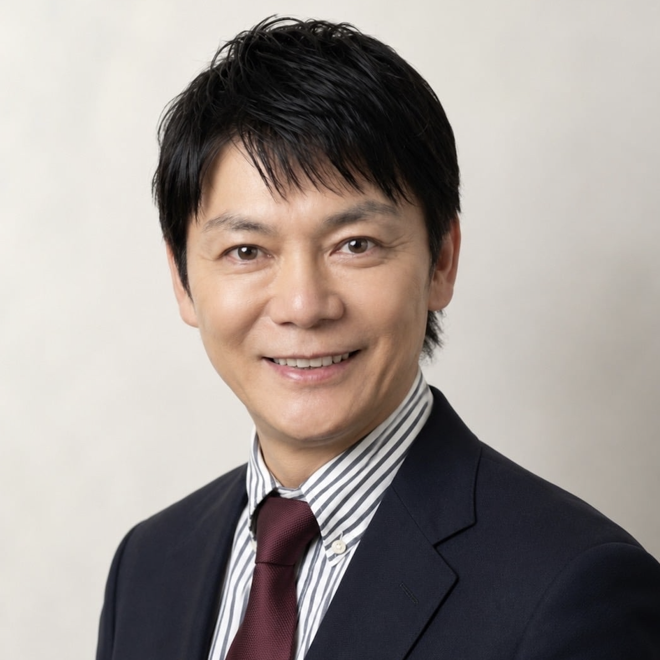 1人、眼鏡、テキストのグラフィックのようです
