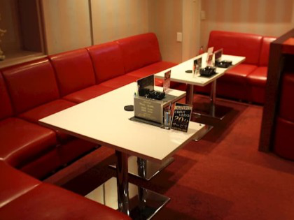 名古屋 錦のガールズバーおすすめ10選 厳選された人気店へ飲みに行こう ガールズバー人気店情報