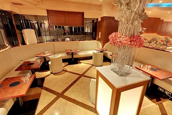 QUEEN's CLUB(クイーンズクラブ)TOP画像1