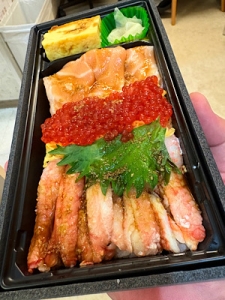 🦀毛蟹入り弁当✨のアイキャッチ画像