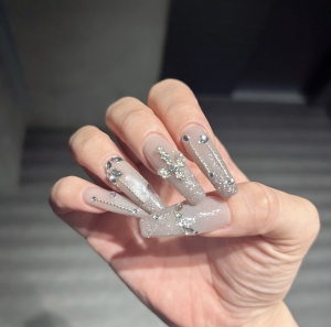 ネイルOK？またネイルに関してお仕事で気を付けた方がいいことは？のアイキャッチ画像
