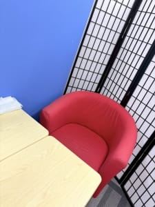 神栖人妻花壇の「赤い椅子」で運命が変わるかも！？ 2026-04-15 14:57:34 | 神栖人妻花壇店長ブログ