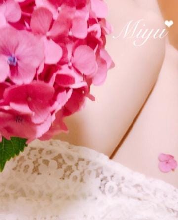 「初夏お見舞い∩^ω^∩」06/28(木) 15:46 | みゆの写メ・風俗動画