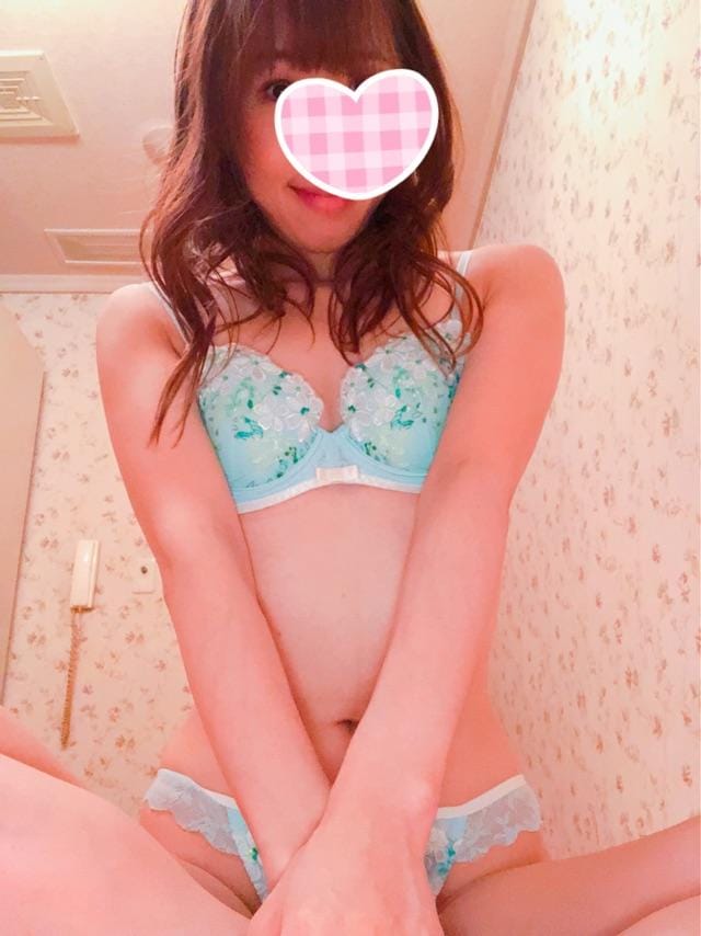 「こんばんは♡」08/21(火) 20:36 | 森ノ宮ルイの写メ・風俗動画