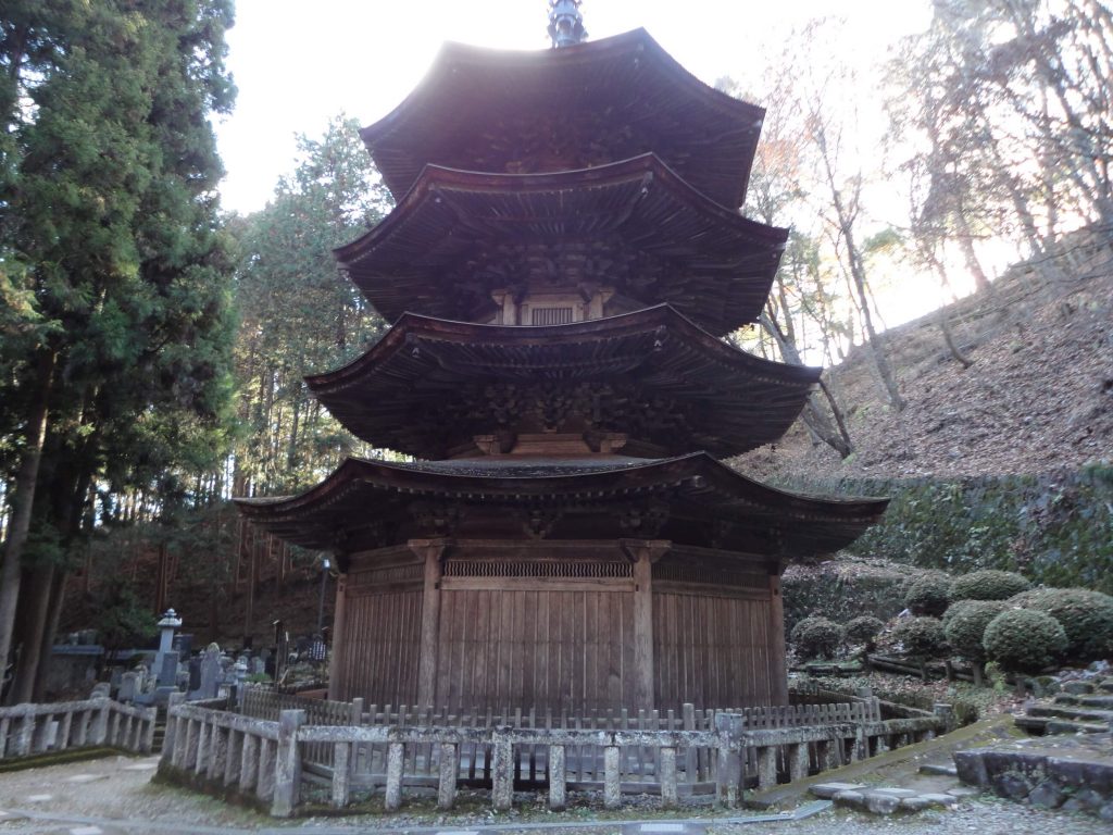 八角三重塔