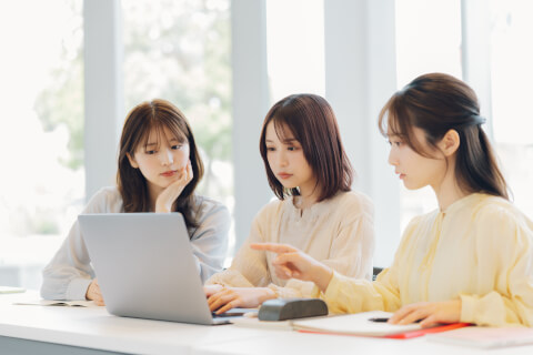 大学生_ゼミ_サークル_忙しい