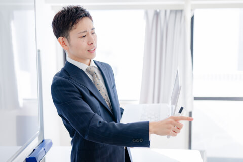 グループディスカッション_落ちやすい人の特徴_根拠なしで否定する