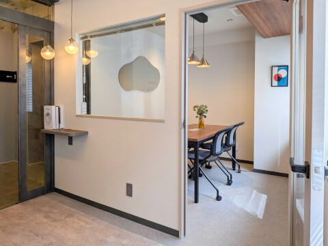 オフィス入口_会議室入り口