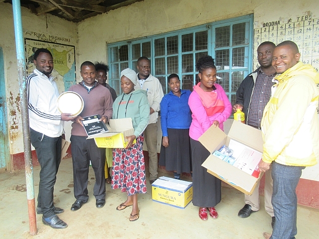キリマンジャロ山麓オリモ小学校の先生方