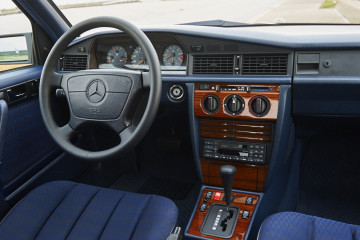 mercedes_benz_メルセデス_ベンツ_190E_06