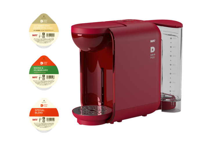 プロダクトデザイナー廣田尚子氏によるデザインを採用したDRIP POD抽出機。ポッドは3つのクラスから選べる。