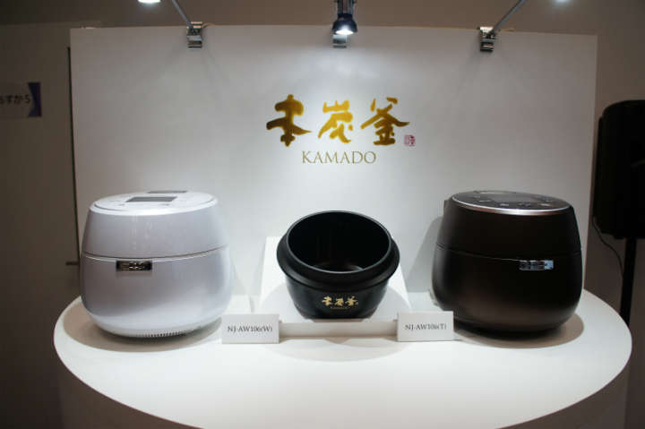 三菱電機が2015年6月21日に発売する「本炭釜 KAMADO NJ-AW106」（予想実勢価格12万9600円）