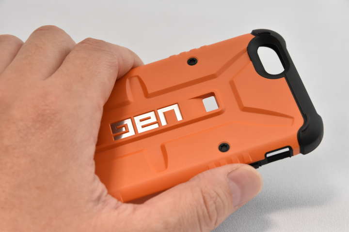 ケースはしっとりとした手触り