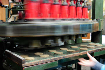 天然除虫菊の蚊取り線香「夕顔」_紀陽除虫菊_製造4