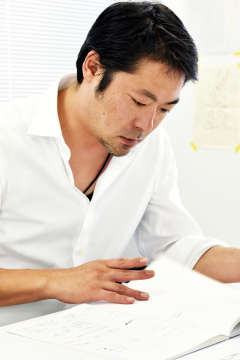 アイデアは全てノートに手書きだ