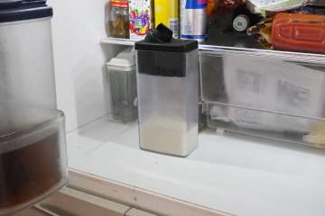 ミルクタンクだけ取り外して冷蔵庫に収納できるのも便利。