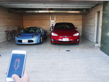 テスラ モデルS“サモン”