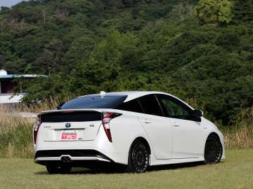 TRD プリウス