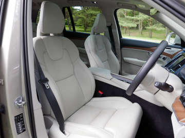 ボルボ XC90 T8 ツインエンジン AWD