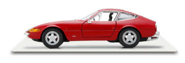 365GTB4/「デイトナ」の愛称で知られるフロントエンジンのグランツーリズモ。70年代初頭のル・マン24時間耐久レースでの連続優勝など、輝かしいレーシングヒストリーも有している。