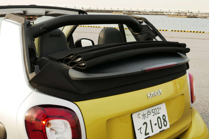 スマート フォーツー カブリオ ターボ リミテッド