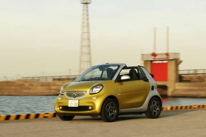 スマート フォーツー カブリオ ターボ リミテッド