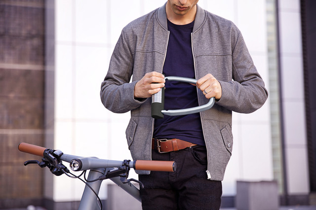 ソーラーで電池切れ知らず 自転車を守る 鍵 はスマホです Gp Part 2