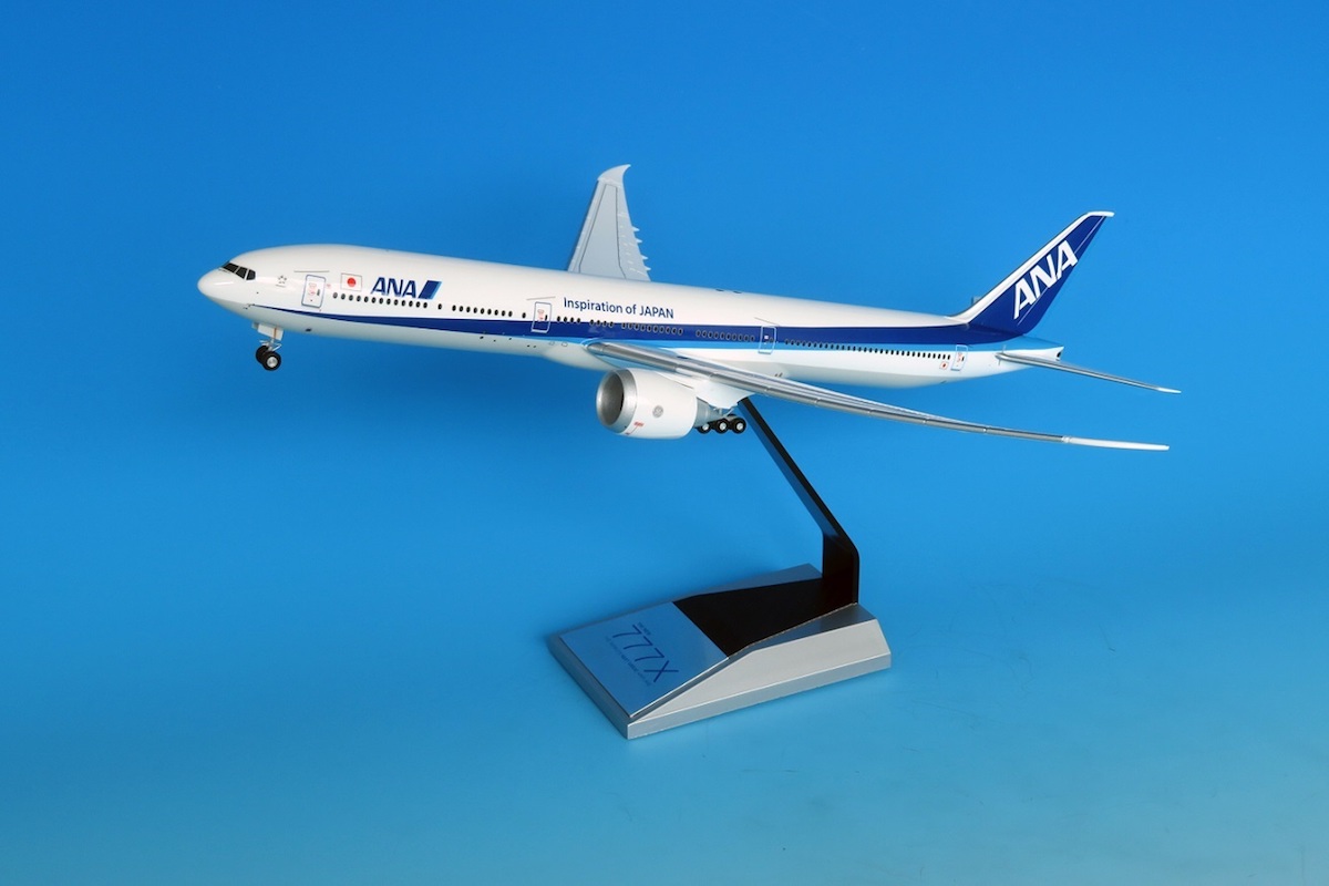 ANAの特別塗装「A380」と海上自衛隊最古参航空機をその手に