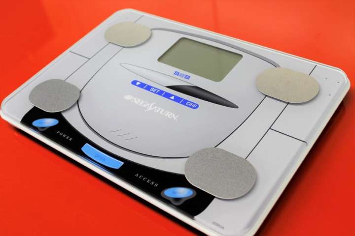 セガサターン懐かし いえいえ セガとタニタのコラボ体組成計です Gp