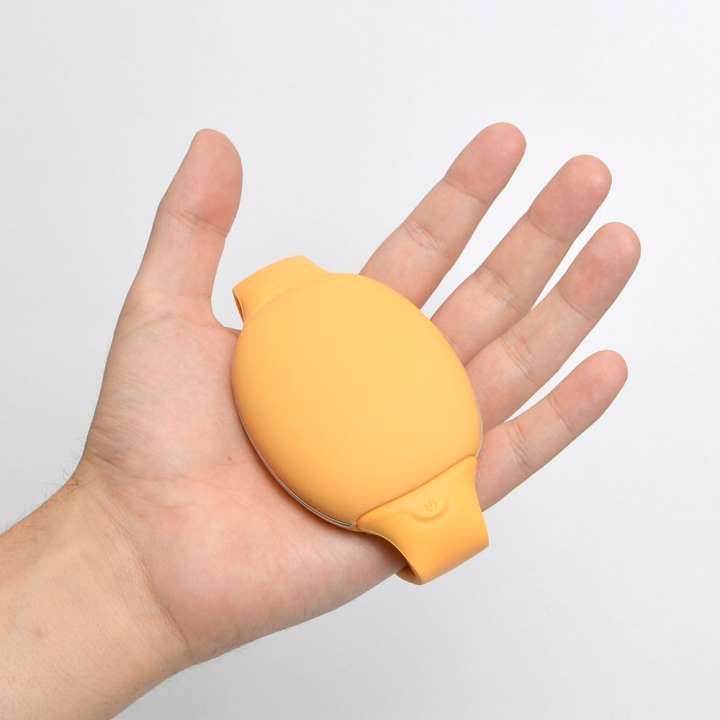 ハンドにはめるバンド型の充電式カイロで暖かいぞ 記事詳細 Infoseekニュース