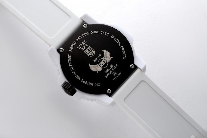 冬にピッタリ!オールホワイトのLuminox × BRIEFINGコラボウォッチ ...