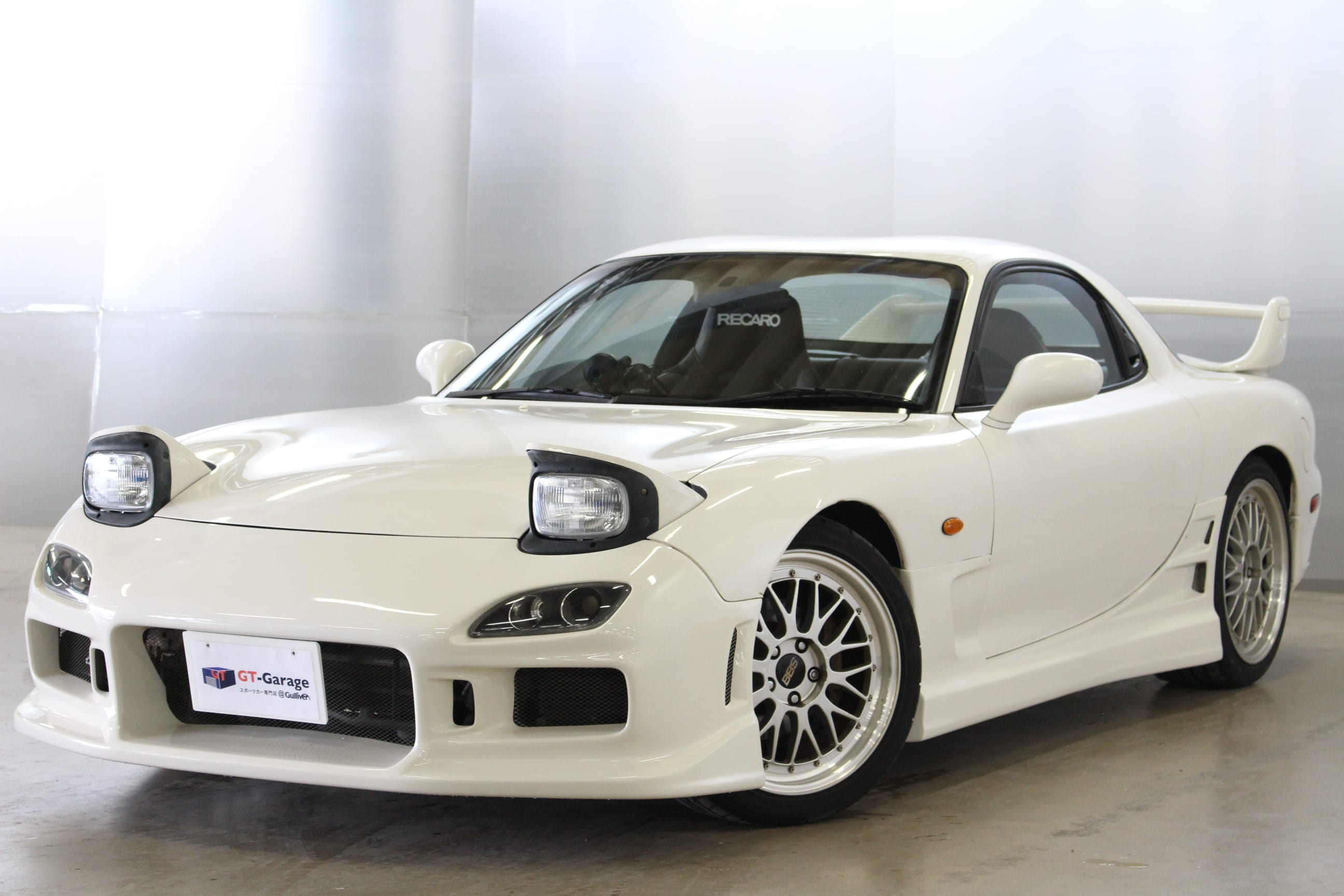 Fd3型白 Gt Garage