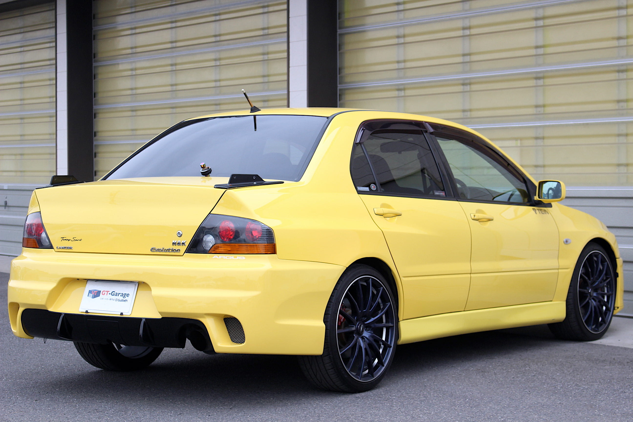 ViTESSE 三菱 ランサーエボリューションV イエロー ViTESSE 三菱 ランサーエボリューションV イエロー - メルカリ