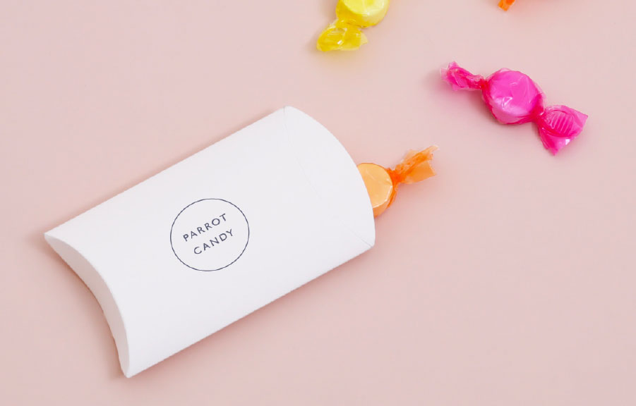 薄型で手軽なサイズ感のパッケージ