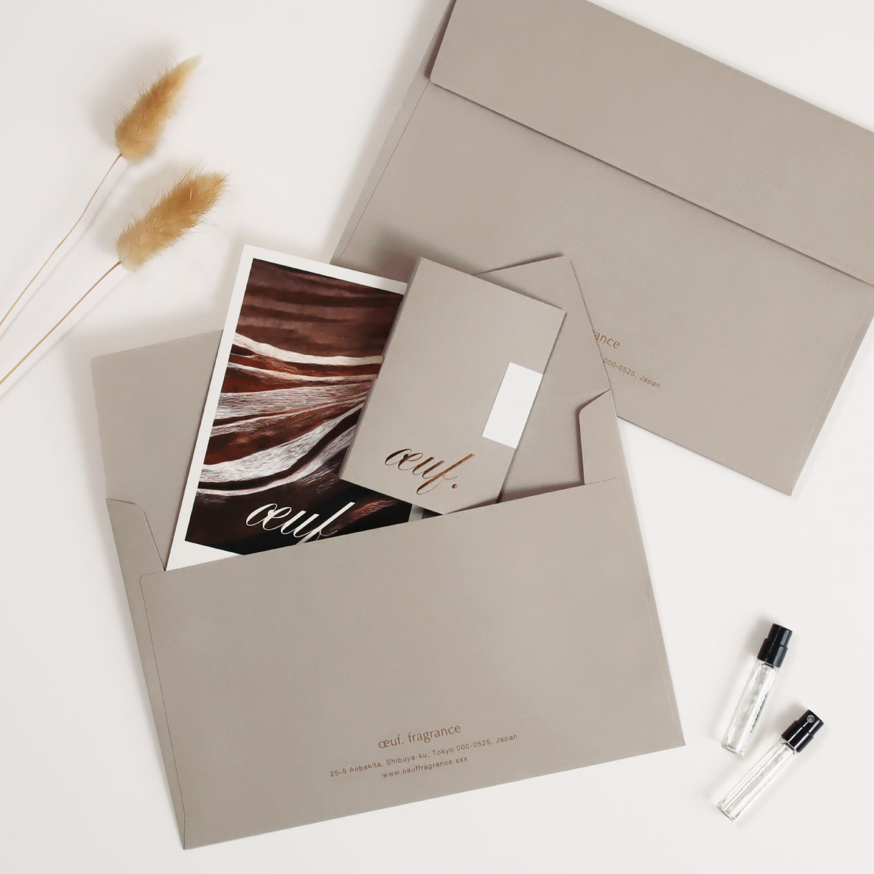 アトマイザーケースと発送用封筒