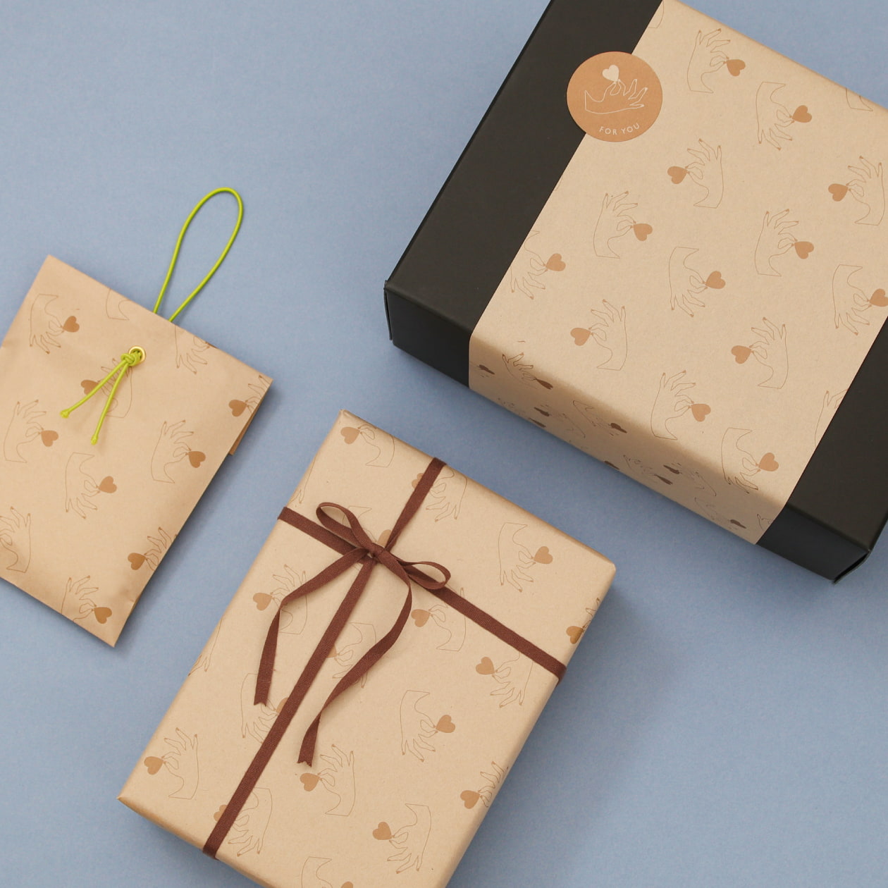 ナチュラルなハートモチーフのラッピングペーパー・帯