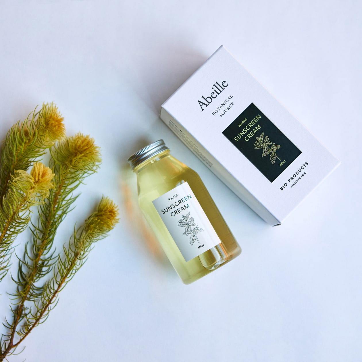 スキンケアブランドの箱・ボトルのラベルシール