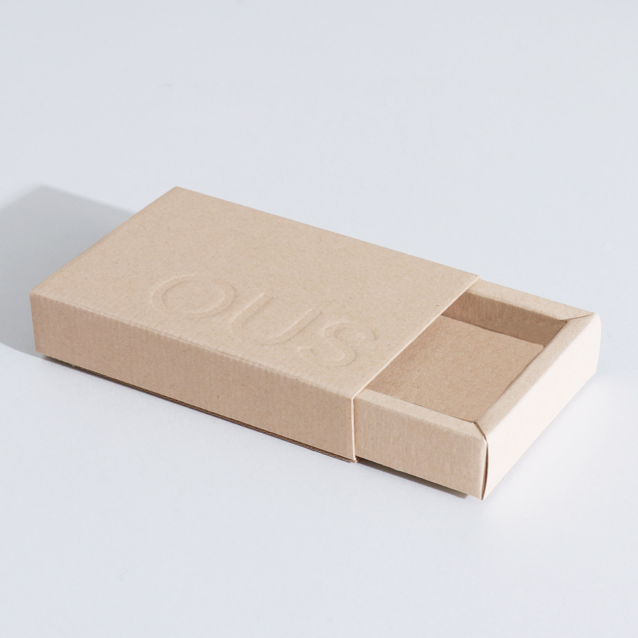 用紙の風合いを生かしたナチュラルなパッケージ（Basic ウッドブラウン Gフルート）